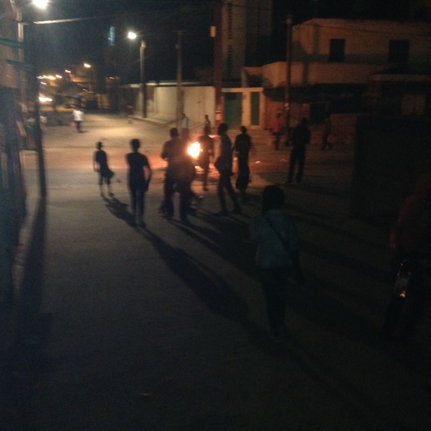 Exclusivité-Photos Vidéos: attaque de la maison familiale de Khalifa Sall à Grand-Yoff Exclusivité-Photos Vidéos: attaque de la maison familiale de Khalifa Sall à Grand-Yoff