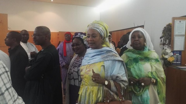 Paris : Images de la levée de corps de la mère du ministre Abdoulaye Daouda Diallo Paris : Images de la levée de corps de la mère du ministre Abdoulaye Daouda Diallo