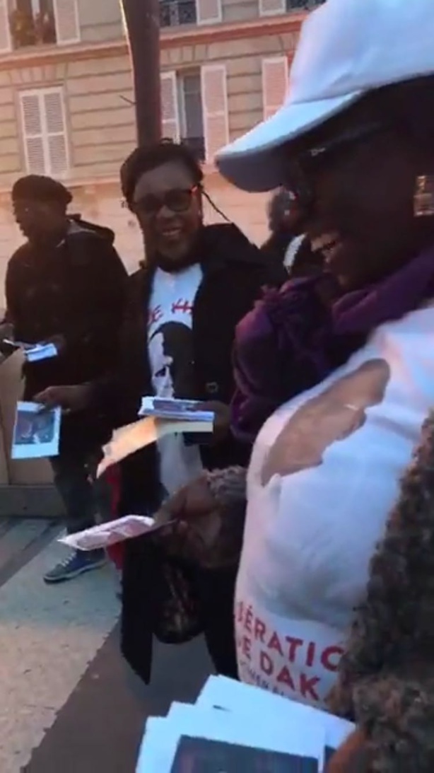 Photos : Les Khalifistes ont fait aussi leur show à Bercy pour exiger la libération de leur leader Photos : Les Khalifistes ont fait aussi leur show à Bercy pour exiger la libération de leur leader