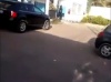 Vidéo : Un policier tabasse un gardien d'une ecole privée.