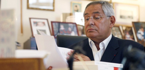 Raphaëlle Bacqué : "Robert Bourgi n'est pas un ami mais quelqu'un qui fait de vous son obligé" Raphaëlle Bacqué : "Robert Bourgi n'est pas un ami mais quelqu'un qui fait de vous son obligé"