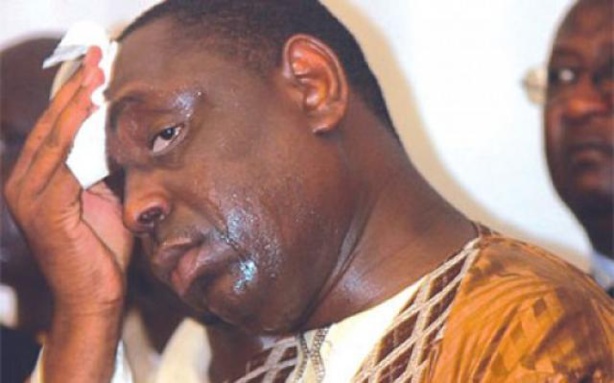 Macky Sall, malmené par l'opposition en France Macky Sall, malmené par l'opposition en France