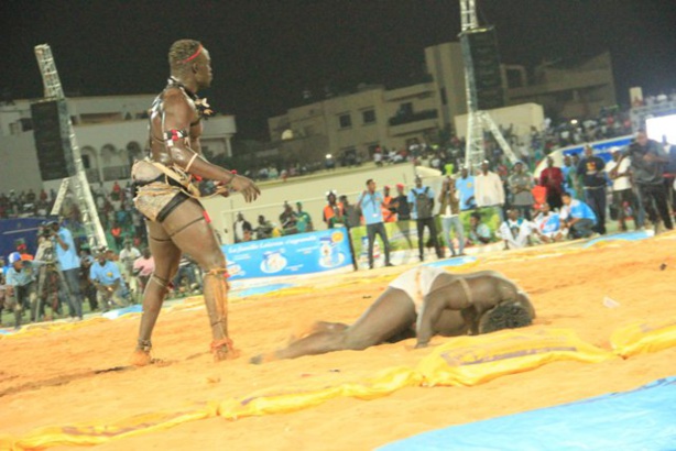 Siteu bat Zoss par KO Siteu bat Zoss par KO