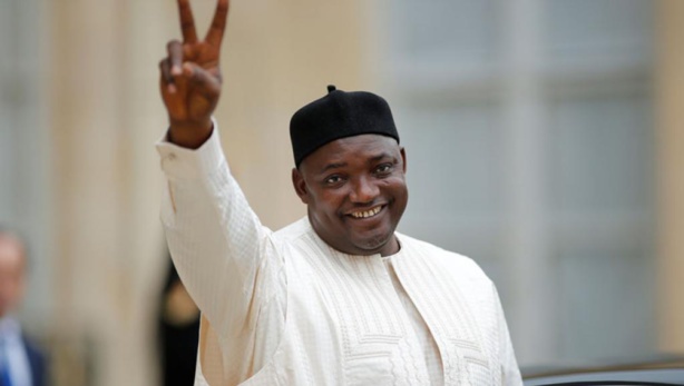 Législatives gambiennes : Adama Barrow battu dans son bureau de vote mais serait majoritaire au plan national Législatives gambiennes : Adama Barrow battu dans son bureau de vote mais serait majoritaire au plan national