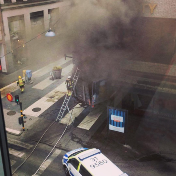 Urgent : Attaque au camion à Stockholm : plusieurs morts