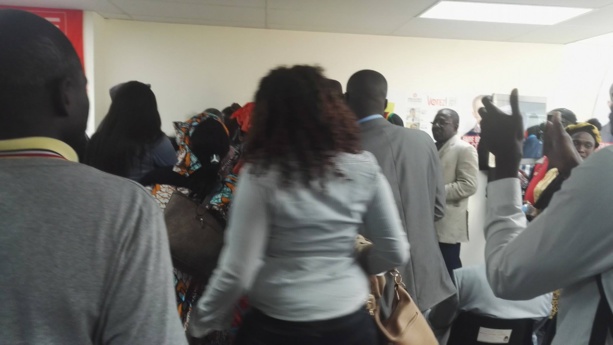 La tension entre les deux clans antagoniques La tension entre les deux clans antagoniques