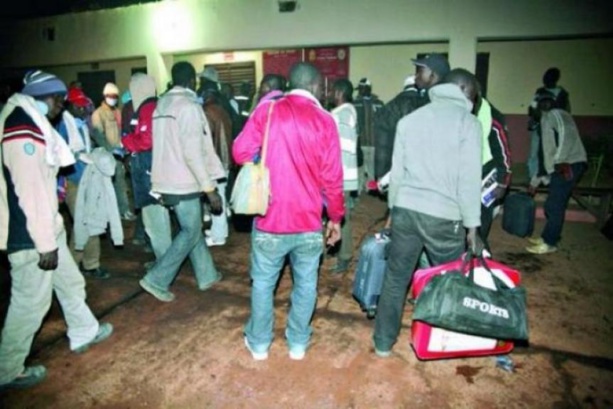 Vidéo : les déportés des Etats-Unis réclament leurs 25 000 dollars