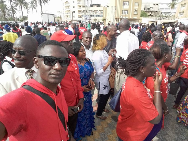 Vivez les premières images de la marche de la presse