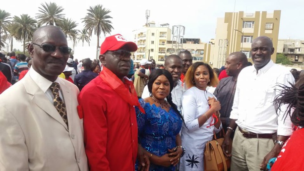 Vivez les premières images de la marche de la presse Vivez les premières images de la marche de la presse