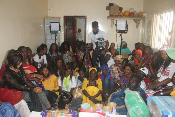 Viviane et Oumou Sow viennent en aide au Daara Mame Saliou des Parcelles Assainies Viviane et Oumou Sow viennent en aide au Daara Mame Saliou des Parcelles Assainies