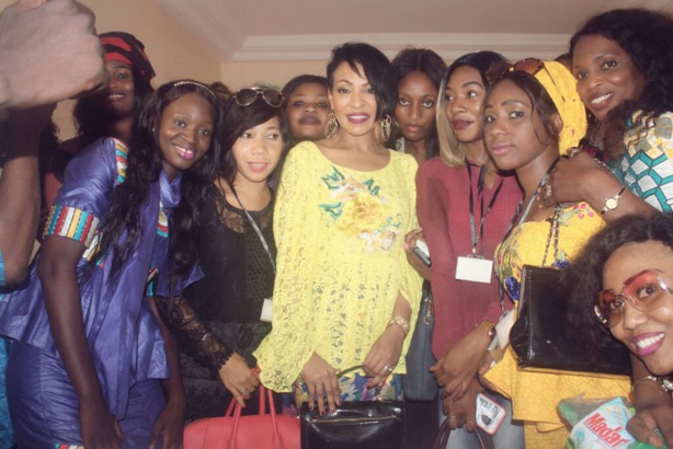 Viviane et Oumou Sow viennent en aide au Daara Mame Saliou des Parcelles Assainies Viviane et Oumou Sow viennent en aide au Daara Mame Saliou des Parcelles Assainies