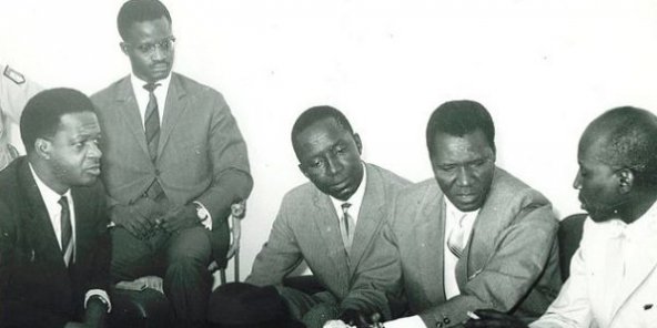 1960 : Habib Thiam (2e à partir de la gauche) et Ahmed Sékou Touré, président de la Guinée (4e à partir de la gauche)