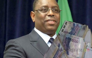 Frais de transport : Le généreux Président Sall donne 15 millions à ses partisans de Thiès Frais de transport : Le généreux Président Sall donne 15 millions à ses partisans de Thiès