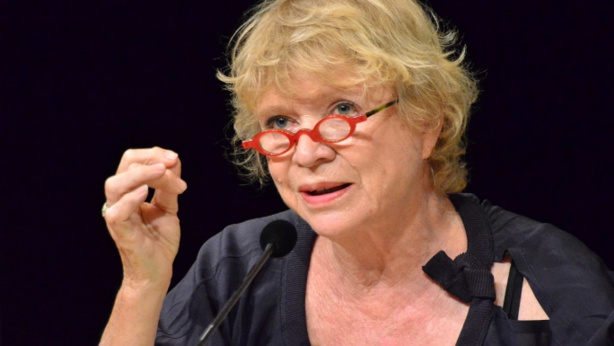 La députée française Eva Joly s’indigne : «Comment la France pille le Cameroun et l'Afrique» La députée française Eva Joly s’indigne : «Comment la France pille le Cameroun et l'Afrique»