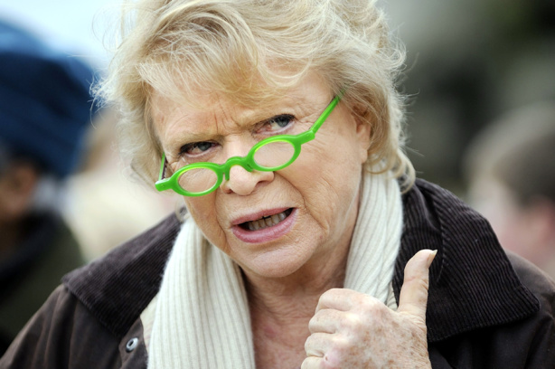 La députée française Eva Joly s’indigne : «Comment la France pille le Cameroun et l'Afrique» La députée française Eva Joly s’indigne : «Comment la France pille le Cameroun et l'Afrique»