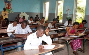 Fuites au bac : un professeur de Yalla Suur-En vendait les épreuves à 200.000 F CFA Fuites au bac : un professeur de Yalla Suur-En vendait les épreuves à 200.000 F CFA