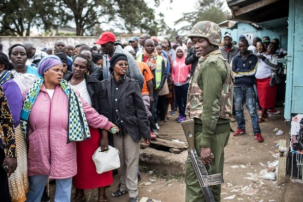 Kenya: elle accouche devant son bureau de vote