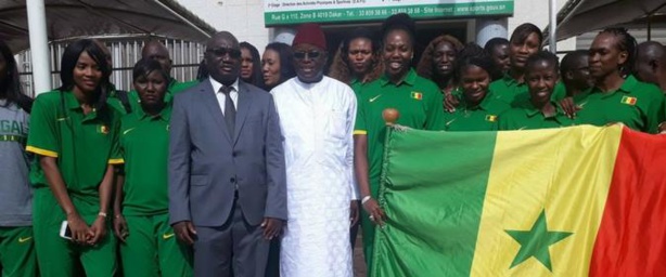 Remise du drapeau national : Matar Ba invite les lionnes à sauvegarder l’image du pays