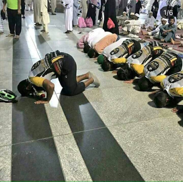 Neuf cyclistes effectuent le pèlerinage à vélo de Londres à Médine Neuf cyclistes effectuent le pèlerinage à vélo de Londres à Médine