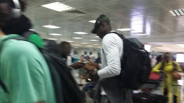 Les images du départ des lions à l'aéroport de Tunis-Carthage Les images du départ des lions à l'aéroport de Tunis-Carthage