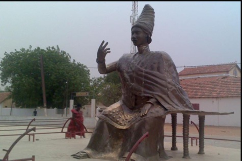 Il faut ériger une statue de Linguère Ndatté Yalla à Ndar (par Amadou Bakhaw DIAW)