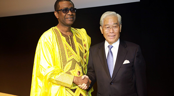 Primé au Japon, Youssou Ndour offre 75 millions à la mutuelle des artistes du Sénégal