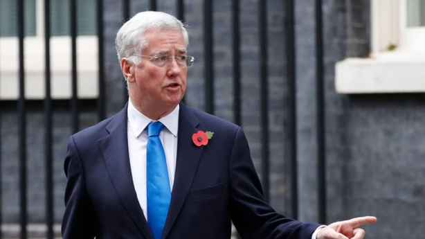 Accusé de harcèlement sexuel, le ministre britannique de la Défense démissionne Accusé de harcèlement sexuel, le ministre britannique de la Défense démissionne