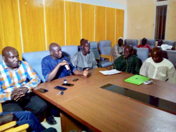 Linguére : Aly Ngouille Ndiaye offre des attestations d'assurance à des conducteurs de moto jakarta