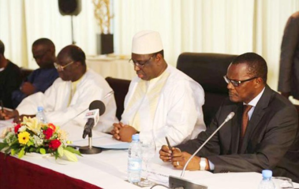 Benno Bokk Yaakaar accuse Wade de créer une polémique inappropriée Benno Bokk Yaakaar accuse Wade de créer une polémique inappropriée