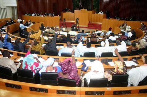 L'Assemblée nationale livre le «député» Khalifa Sall à la justice