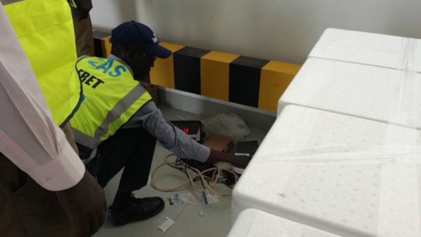 Sonko dénonce l'empressement de l'inauguration de l'AIBD : «Après l’inauguration des échangeurs inachevés, c’est au tour d’un aéroport incomplet» Sonko dénonce l'empressement de l'inauguration de l'AIBD : «Après l’inauguration des échangeurs inachevés, c’est au tour d’un aéroport incomplet»