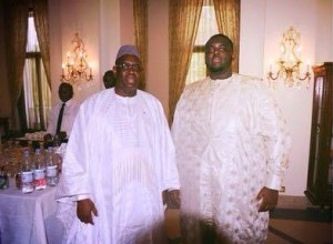Macky en compagnie de son frère Ady Sall
