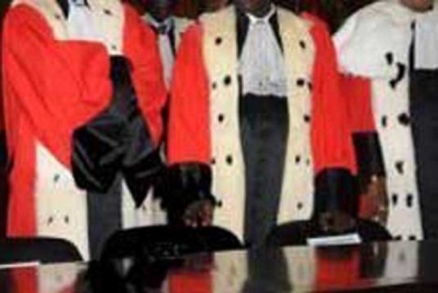 Dégueulasses ces pantins de magistrats Dégueulasses ces pantins de magistrats