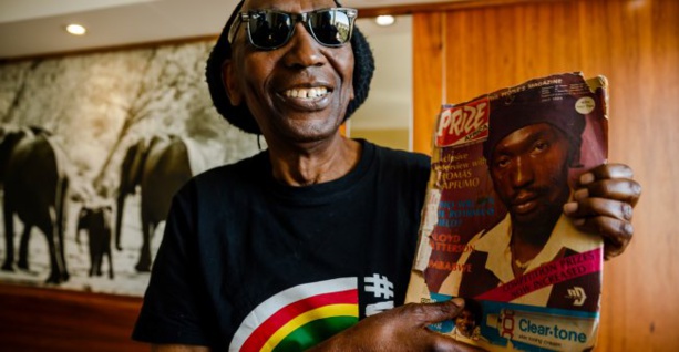 Zimbabwe : le retour d'exil du “Lion” Thomas Mapfumo, chanteur opposé à Robert Mugabé Zimbabwe : le retour d'exil du “Lion” Thomas Mapfumo, chanteur opposé à Robert Mugabé