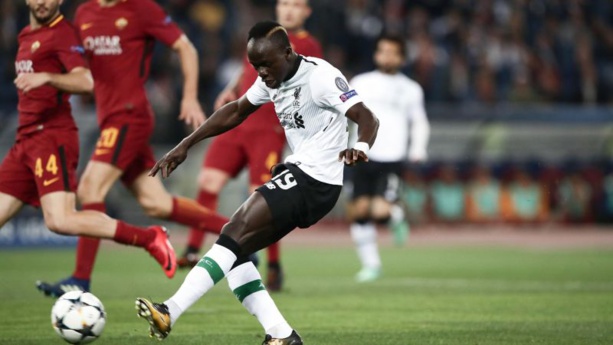 Liverpool qualifié en finale contre le Real Madrid malgré sa défaite à Rome (4-2) Liverpool qualifié en finale contre le Real Madrid malgré sa défaite à Rome (4-2)