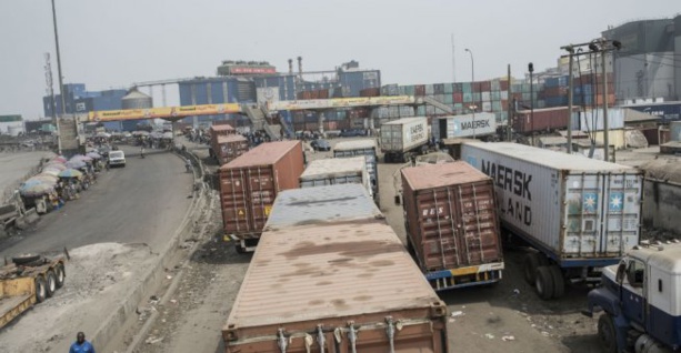 Le Nigeria, un dépotoir pour les déchets électroniques de l'Europe Le Nigeria, un dépotoir pour les déchets électroniques de l'Europe