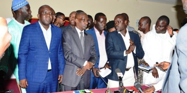 Parrainage: une opposition peu combative et peu rassurante Parrainage: une opposition peu combative et peu rassurante