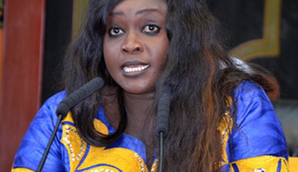 Fatou Thiam, reine de la prostitution politique et de la masturbation verbale Fatou Thiam, reine de la prostitution politique et de la masturbation verbale