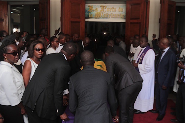 Obsèques Bruno Diatta : La République reconnaissante ! Obsèques Bruno Diatta : La République reconnaissante !