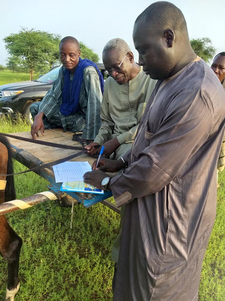 Le président du PEM Habib Sy collecte des signature au fin fond du Djolof