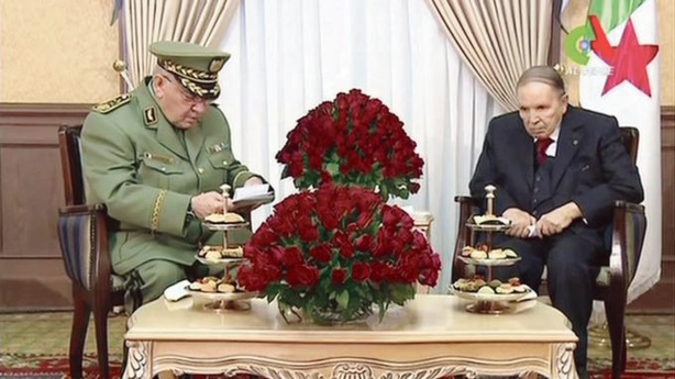 Algérie : l'armée siffle la fin du règne Bouteflika Algérie : l'armée siffle la fin du règne Bouteflika