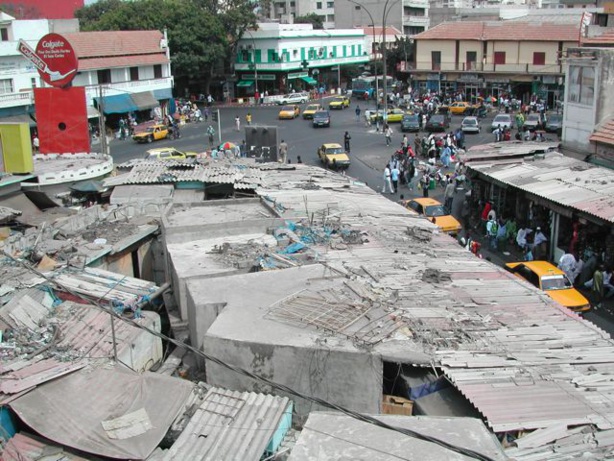 Dakar «capitale de l'émergence», ville désordonnée et bruyante