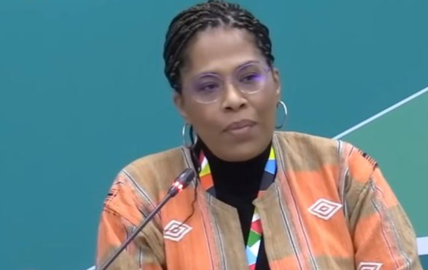 Nathalie Yamb à Macky Sall : «Cessez de vous comporter en serviteur zélé de Paris et servez votre peuple» Nathalie Yamb à Macky Sall : «Cessez de vous comporter en serviteur zélé de Paris et servez votre peuple»