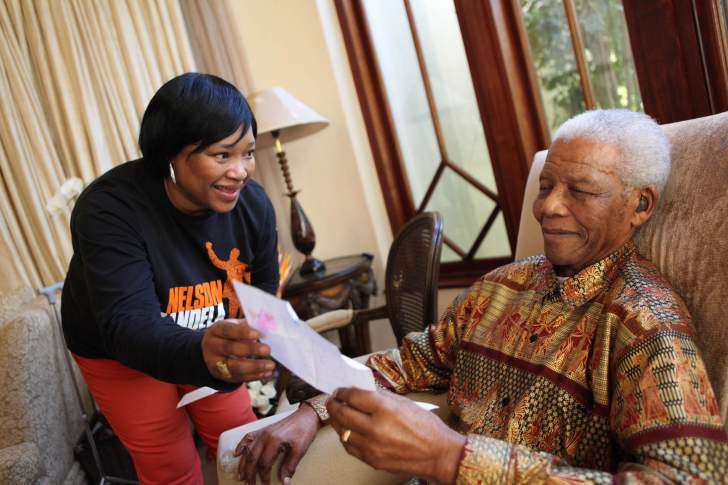 Zindzi, la fille de Nelson Mandela morte de covid-19, enterrée