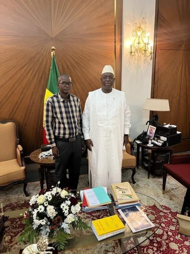 Le mandataire de Yewwi Askanwi qui avait disparu avec les documents, reçu par Macky SALL