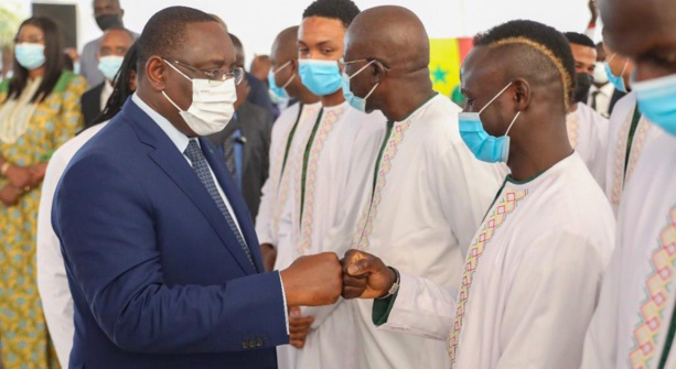 Tenue des Lions : La styliste Collé Ardo Sow décortique son chef d'œuvre Tenue des Lions : La styliste Collé Ardo Sow décortique son chef d'œuvre