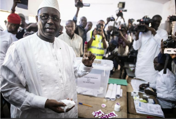 Macky Sall aprés son vote : « Que les meilleurs gagnent » Macky Sall aprés son vote : « Que les meilleurs gagnent »