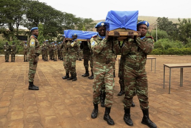 Mali : deux casques bleus tués par un engin explosif improvisé