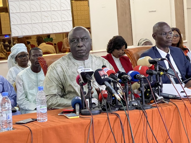 Idrissa Seck invite la classe politique au respect des décisions du Conseil constitutionnel Idrissa Seck invite la classe politique au respect des décisions du Conseil constitutionnel