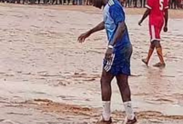 Bambaly : Sadio Mané annonce la construction d’un stadium avec une pelouse synthétique Bambaly : Sadio Mané annonce la construction d’un stadium avec une pelouse synthétique